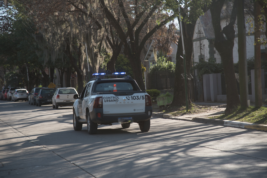 Tarde agitada: un perro mató a otro y Control Urbano evitó que los dueños se vayan a las piñas